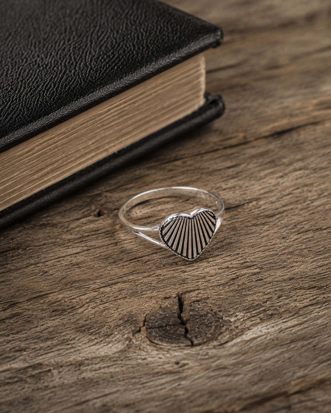 Sterling Silver Ribbed Heart Ring – Minimalist Love Ring, Dainty Silver Heart Jewelry Gift