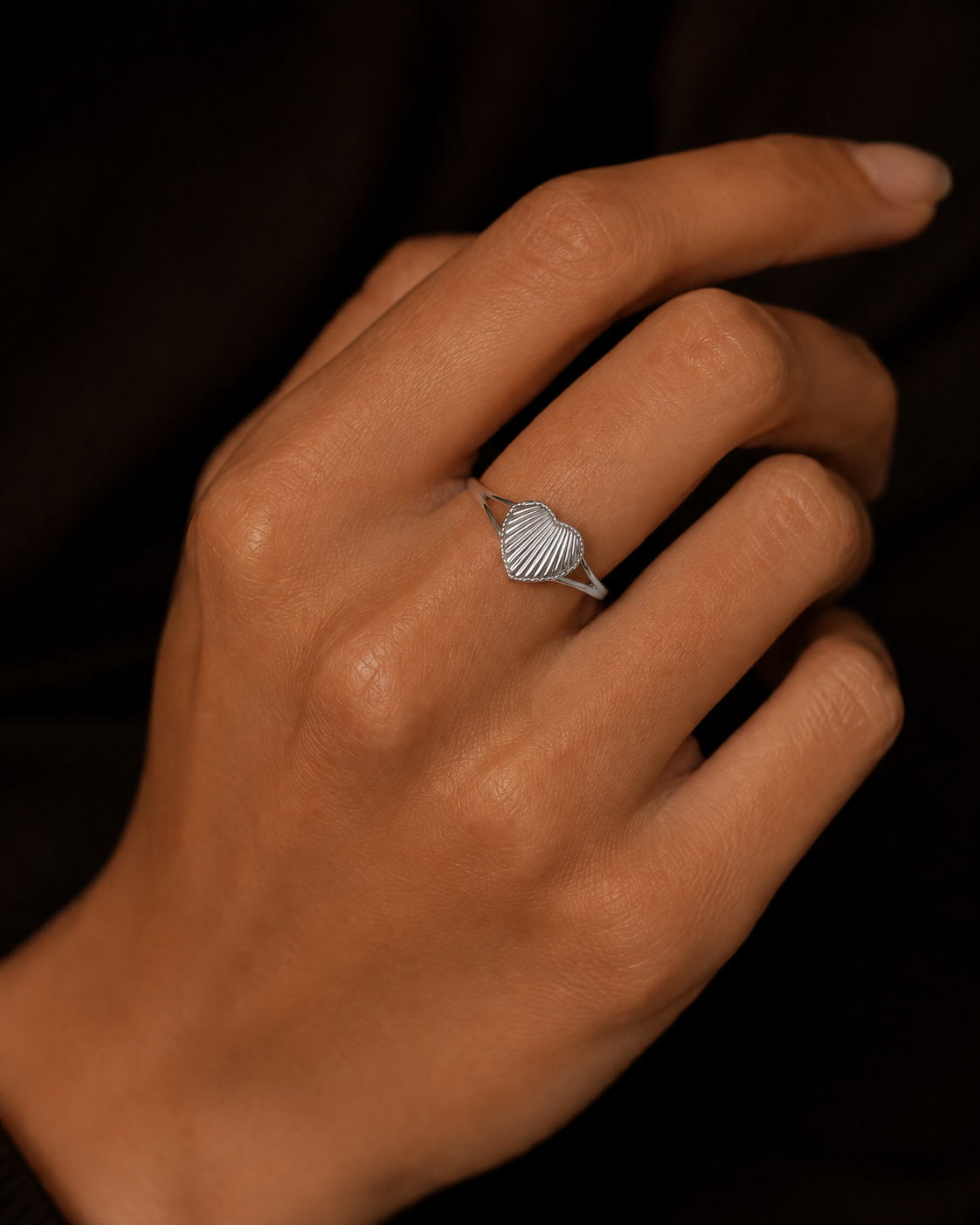 Sterling Silver Ribbed Heart Ring – Minimalist Love Ring, Dainty Silver Heart Jewelry Gift