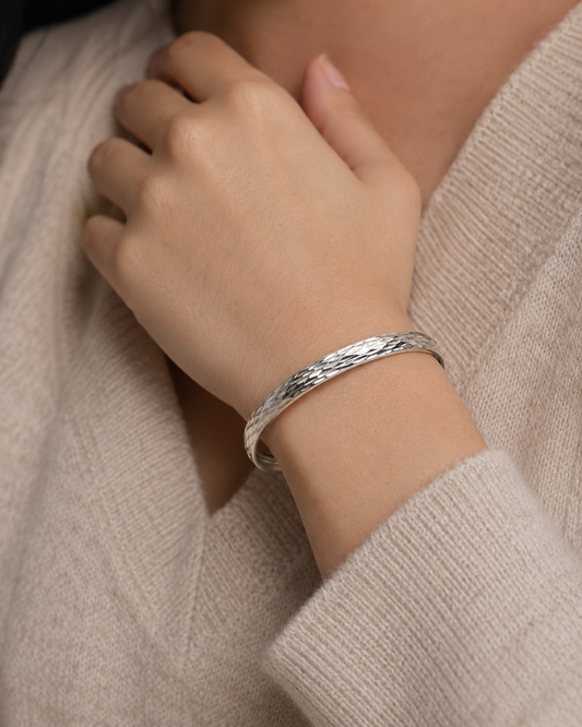 Sterling Silver 5mm Diamond Cut Bangle Bracelet – Faceted Sparkle Oval Stacking Bangle