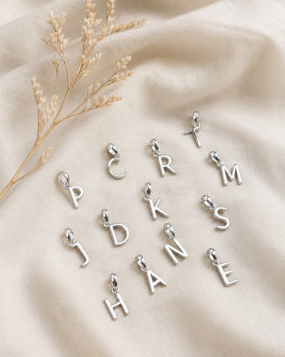Breloque Initiale en Argent Sterling | Pendentif Lettre Personnalisée | Cadeau Bijou Monogramme Délicat